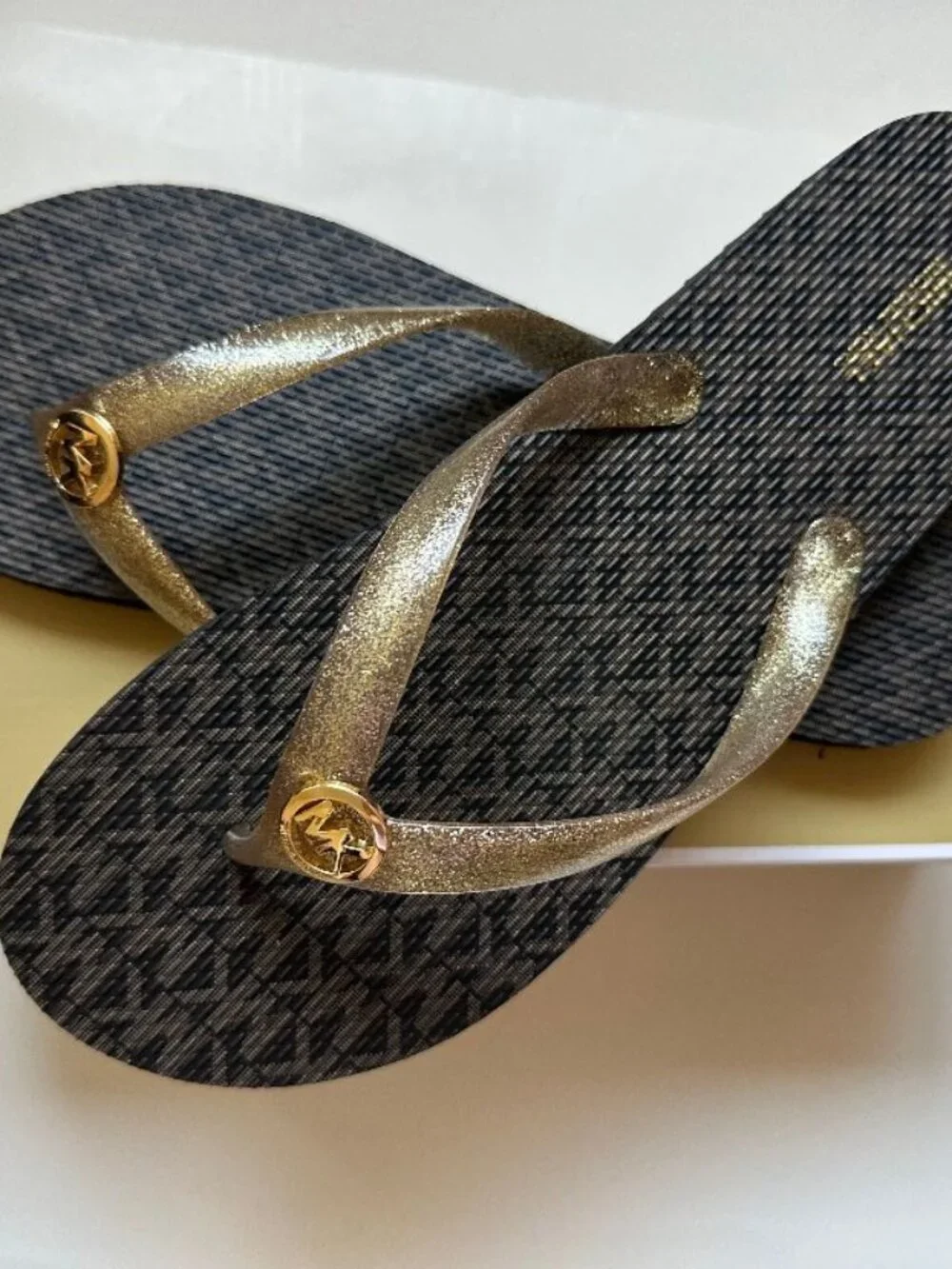 NIB Michael Kors MK Logo Glitter PVC Flip Flop Sandals Size 10